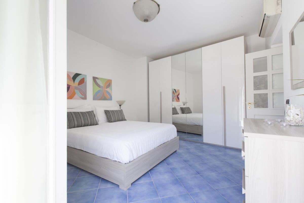 Tetto Bianco Apartment มัสซาลูเบรนเซ ภายนอก รูปภาพ